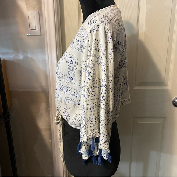 Surf Gypsy Cropped Tie Shirt Flowy Deep V-Neck Tassels 3/4 sleeves Boho Top - Picture 8 of 10